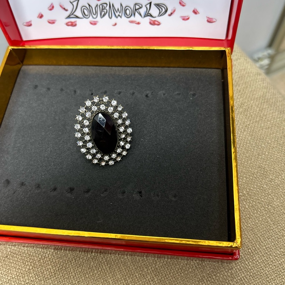 Black Crystal Oval Cocktail Ring -